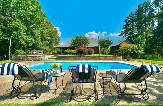 The CPL, Spacious Oxford Retreat by Velvet Ditch Villas