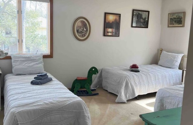 The Currituck Sound Awaits You while 10 minutes to the Beach!
