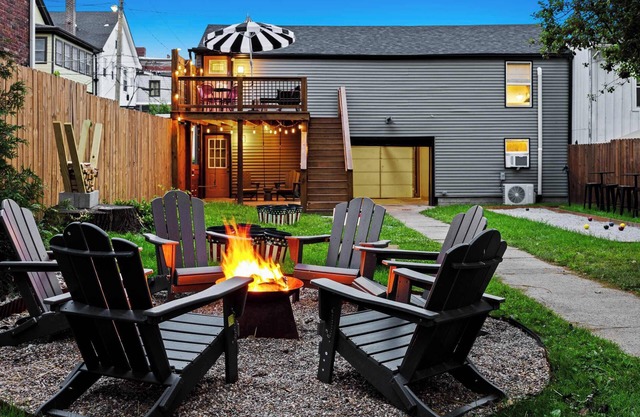 The Daisy Carriage House: Luxe Stay w/Game Room