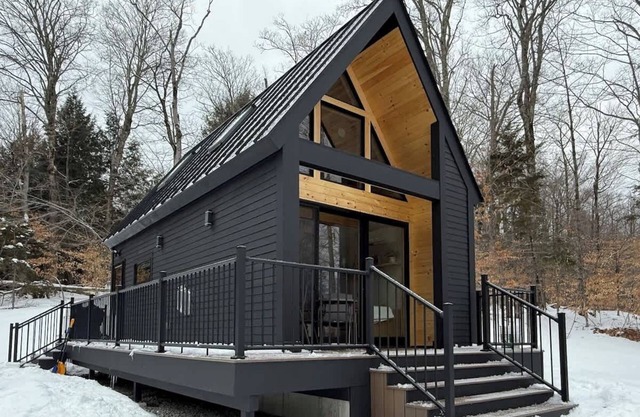The Deerwood Tiny Home | Mtn Views w/Fireplace!