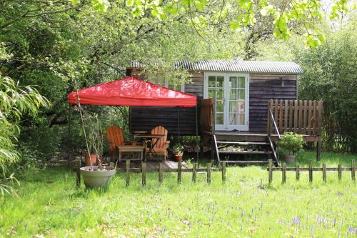The Dordogne Huts with Pool and Jacuzzi