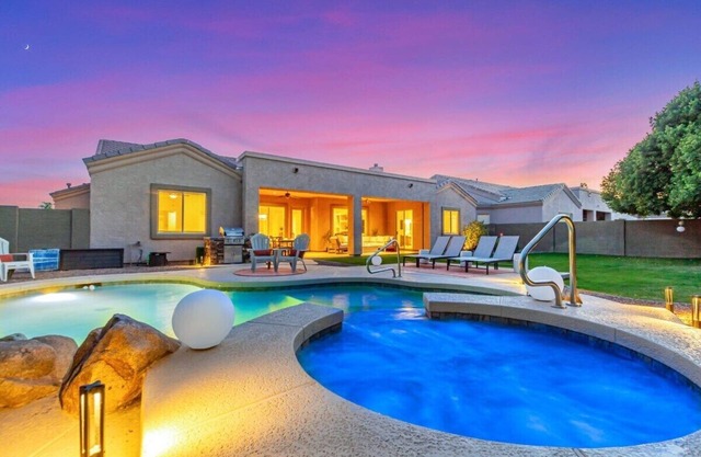The Dreaming Tree|Sleeps 10|Pool & Spa|Firepit|BBQ