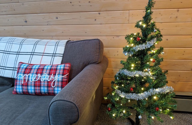 The "Eh" Frame at SilverStar- Sleeps 5 with Private Hot Tub