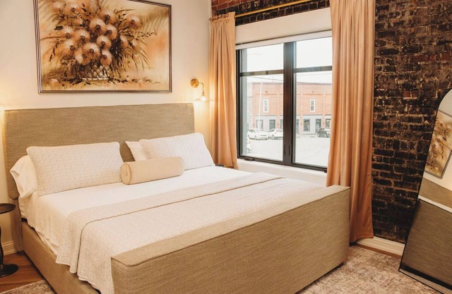 The Eleanor. 2 King bed/2 full bath