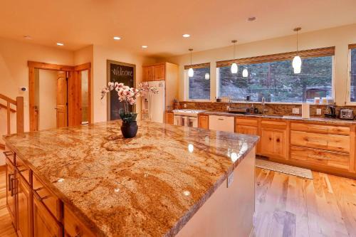 The Elevator House - Sleeps 10