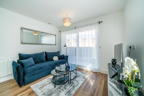 The Embankment Nash Mills Wharf