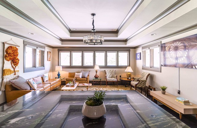 The Estate - Luxury with Pool Table & Game Room