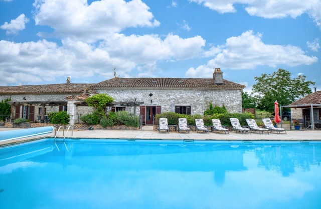 The Farm – Fantastic Holiday Home with Pool on Over 12 Hectares Near Bergerac
