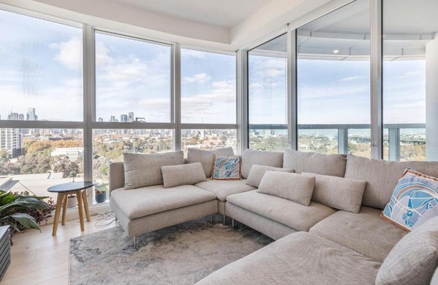 'The Fawn' Relish in Sub-Penthouse Panorama