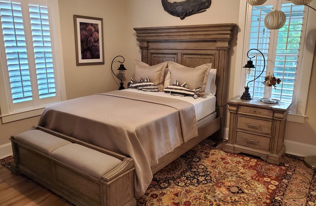 "THE FISHERMAN'S COTTAGE" # 1 DESTINATION Rental in Historic District~Mount Dora