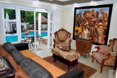 The Flamingo Suite at Frederick's Place