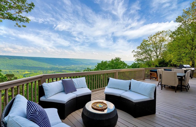 The Foxlair Cottage at Lookout Mountain