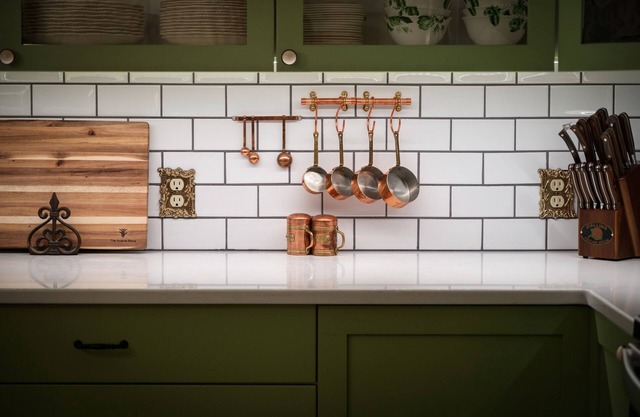 The French Farmhouse at Midtown Manor - Hot Tub!