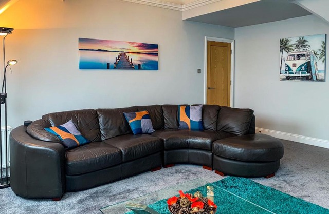 The Gables Poole, 3 Bedroom Penthouse Apartment