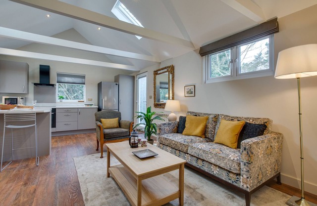 The Garden Cottage - One Bedroom House, Sleeps 2