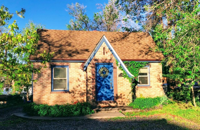 The Golden Bungalow-2 Bedroom