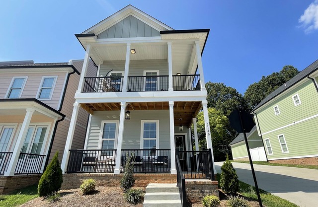 The Gray at Mill Ridge - Steps to Ballpark & all Downtown Kannapolis offers!