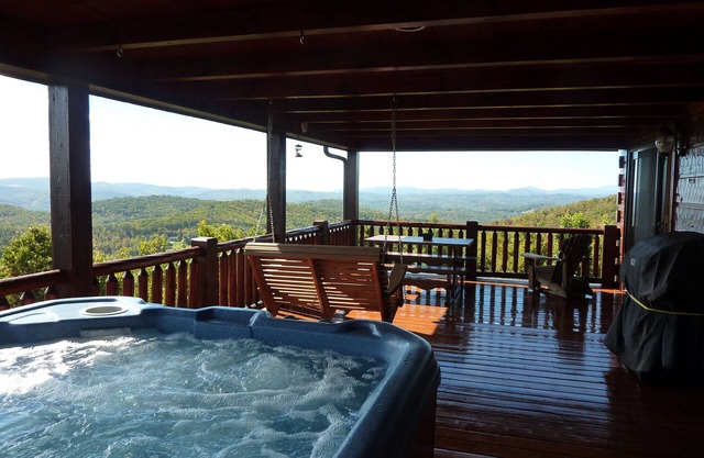 'The Great Escape'-Panoramic Views-Hot Tub-WiFi-Pets OK-Private-Booking Fast