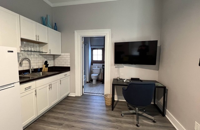 The Green Apt - 1.3 miles two the medical district