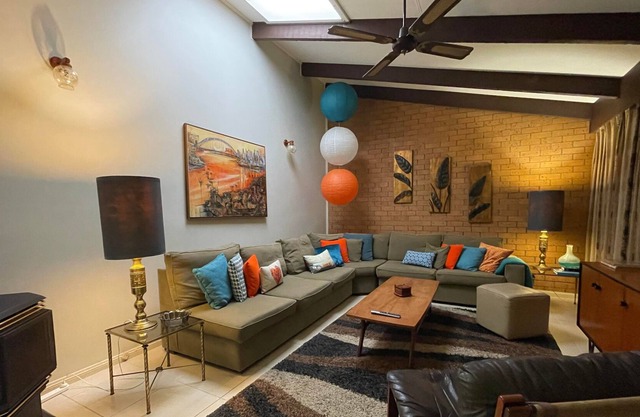 The Groovy Grape - step back to 1976