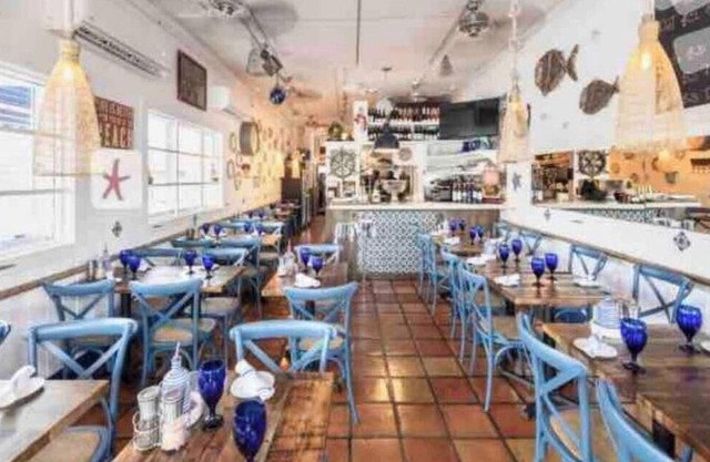 The Grove 3 10 minutes from the beach. In the heart of Coconut Grove/CocoWalk