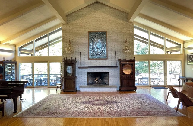 The Haven—Home with Delightful Gardens, Game Room, and Magical Hot Tub