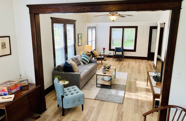The Heartwood House<3 : Dwntwn Three Oaks, 2BR/2BA
