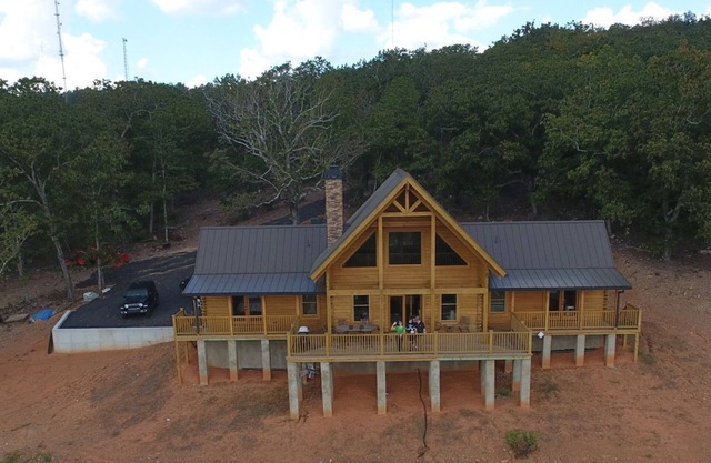 The Heights Cabin, solid wood log cabin with awesome views