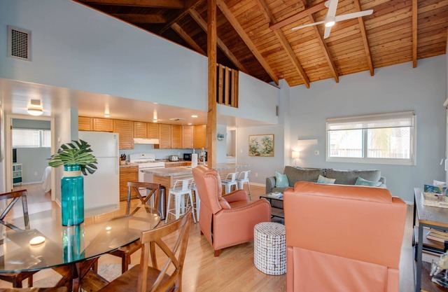 The Hideaway: Lose Yourself At This Recently Decorated Canal Front Home on Big Torch Key, Dockage!
