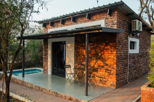 The Hill Chalets - Crocodile Pools