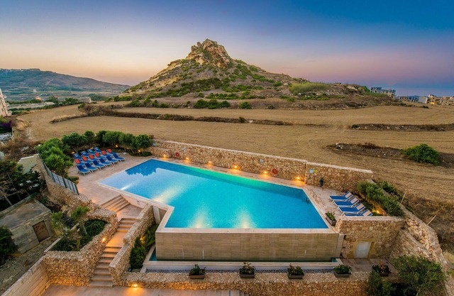 The Hillock Penthouse South A14