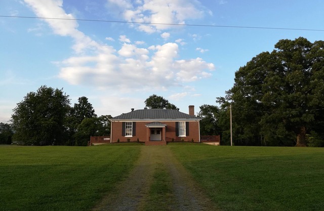The historic dyke-schoolhouse-oak-harbour