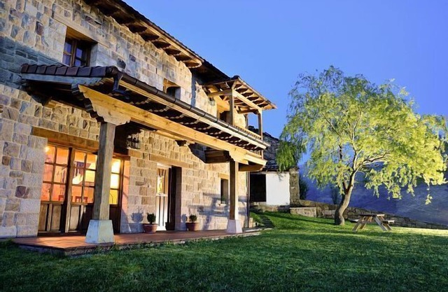 The House of Bustantegua for 8 people