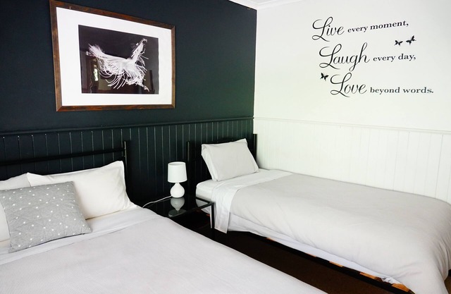 The House Sleeps 2 - 7 3 bedrooms,2 bathrooms
