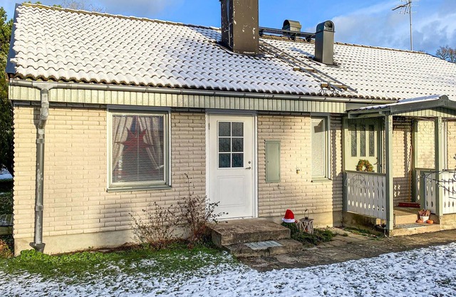The island of Gotland welcomes you to this cozy cottage.
