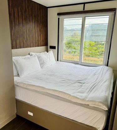 The Jade Highlands Mountain View Container Studio Room
