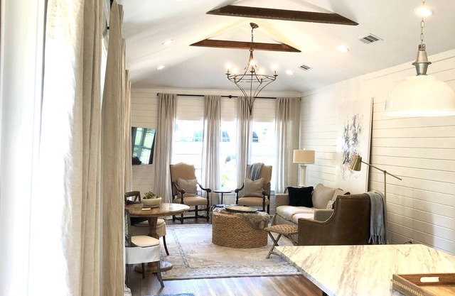 The Josephine House-South Lamar Historic District-Walk to Sq - 2 King Beds, 2 Ba