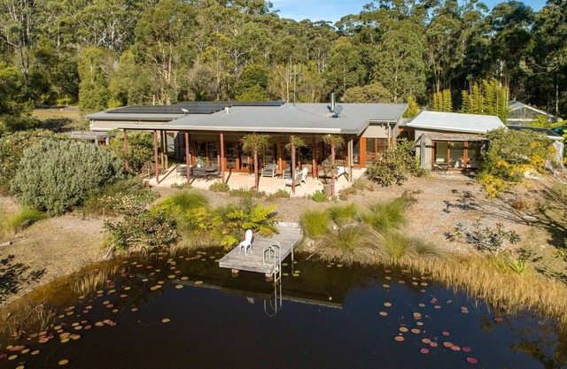 The Lake House - unique lake house close to Seal Rocks