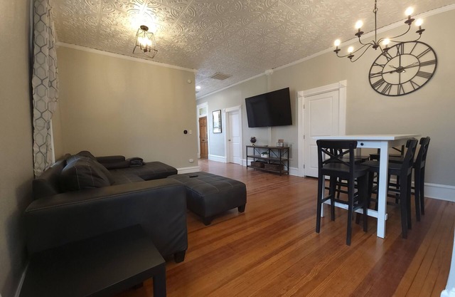 The Little Green House Cozy & Centrally Located Near the Riverwalk/Downtown