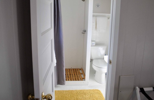 THE LITTLE VILLAGE , 2 Full Beds 104