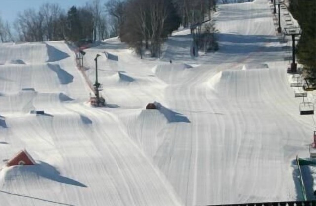 THE LITTLE VILLAGE , 2 Full Beds 107