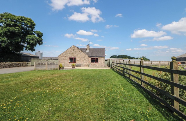 THE LODGE, with open fire in Wirksworth