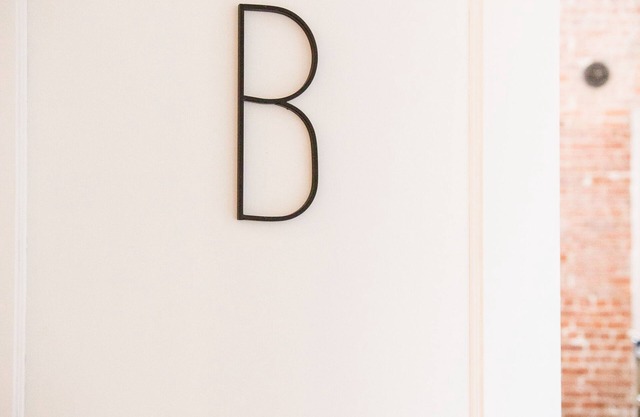 The Lofts Downtown: Studio B, Beautiful modern studio loft in downtown Claude