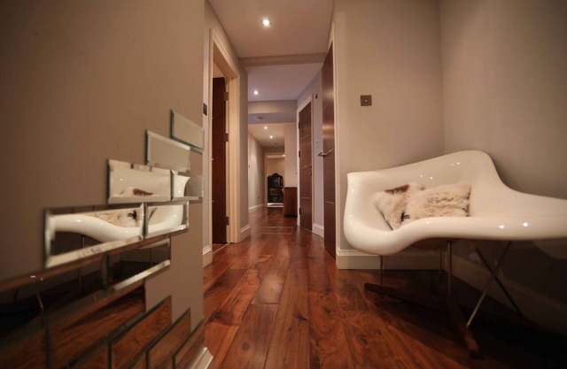 The London Nest: 2BR City Haven