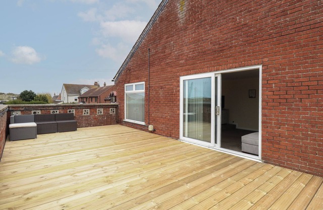 THE LOOK OUT, family friendly, country holiday cottage in Sea Palling
