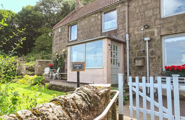 THE LOOKOUT, family friendly, with open fire in Berwick-Upon-Tweed