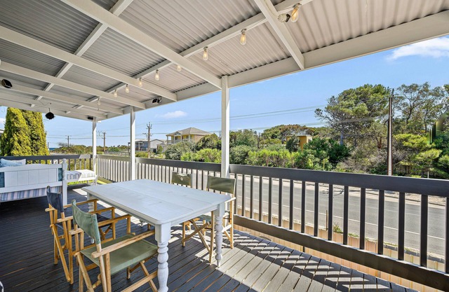 The LoveShack ~ Silver Sands - Family Entertainer Surrounded by Sea, Scrub & Hills