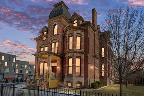 The Lumber Baron's Penthouse 3BR/2.5 BA