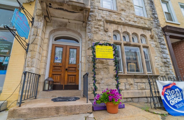 The Maid's Quarters Bed Breakfast & Tearoom