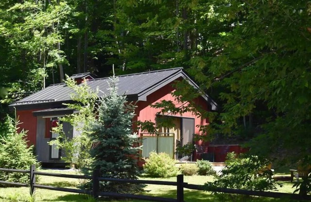 “The Maple Moose”, modern cabin in Quechee, near Woodstock
